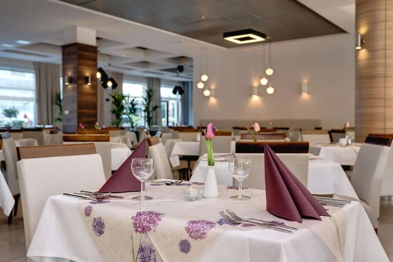 Olymp 3 Otel Kolobrzeg 3*,